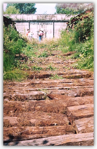 Come si presentava il ponte militare a forte Poerio prima dei lavori di ripristino - estate 2000